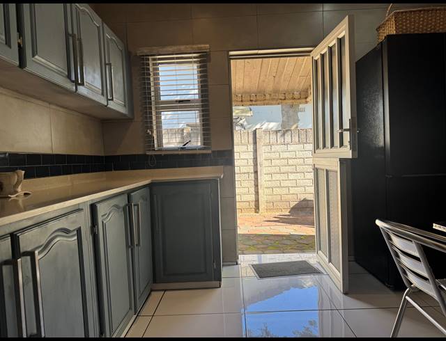 3 BEDROOM FREEHOLD FOR SALE IN HILLARY